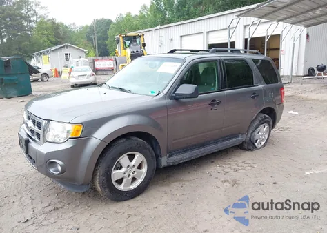 2009 Ford Escape Xlt z USA, uszkodzony, nr VIN 1FMCU03789KA33979